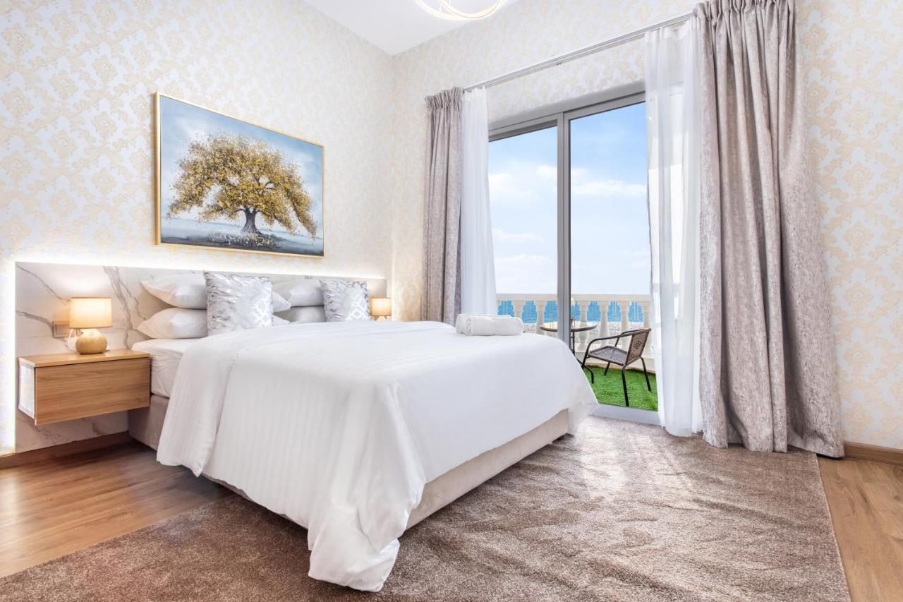 Live And Experience A Stunning Sea View Apartment Ras al-Khaimah
