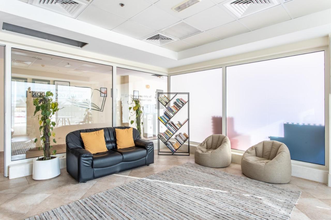Live And Experience A Stunning Sea View Apartment Ras al-Khaimah