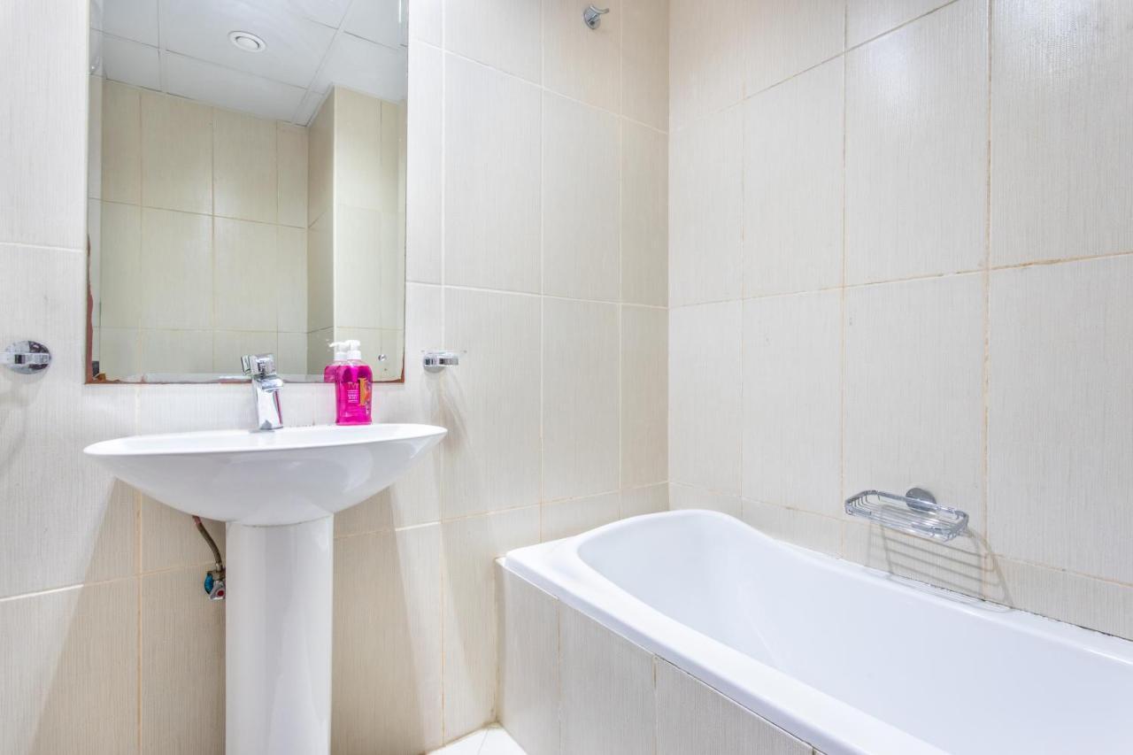 Live And Experience A Stunning Sea View Apartment Ras al-Khaimah